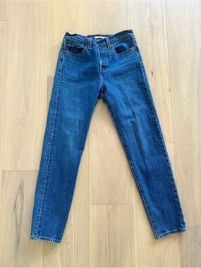 Levi’s Wedgie Straight Fit Jeans | Size 25 | Classic medium wash